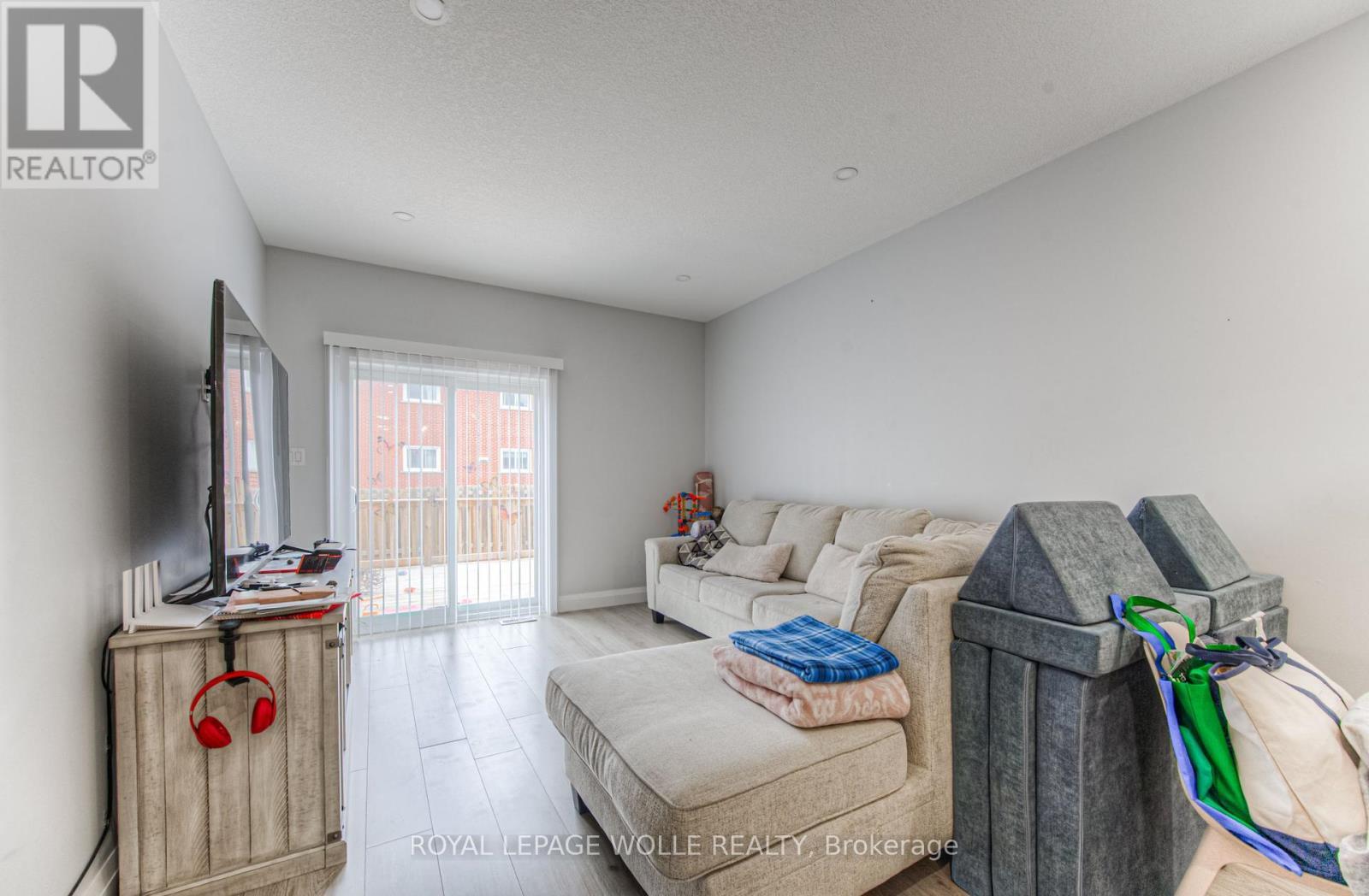 












204 FIFTH AVENUE

,
Kitchener,




Ontario
N2C1P7

