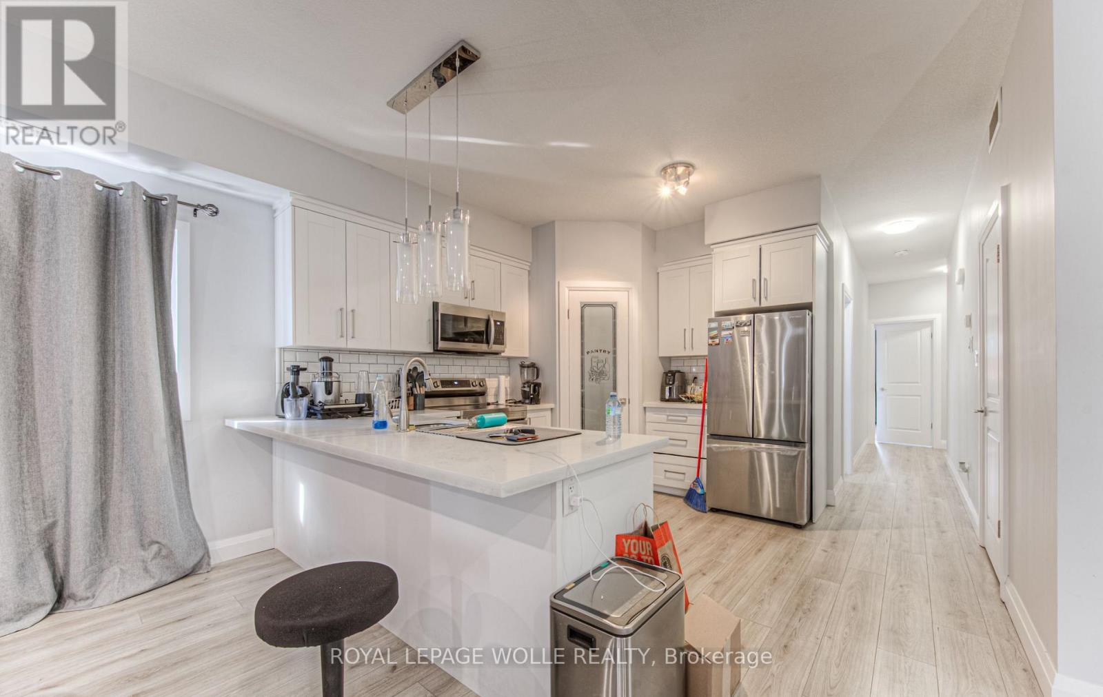 












204 FIFTH AVENUE

,
Kitchener,




Ontario
N2C1P7

