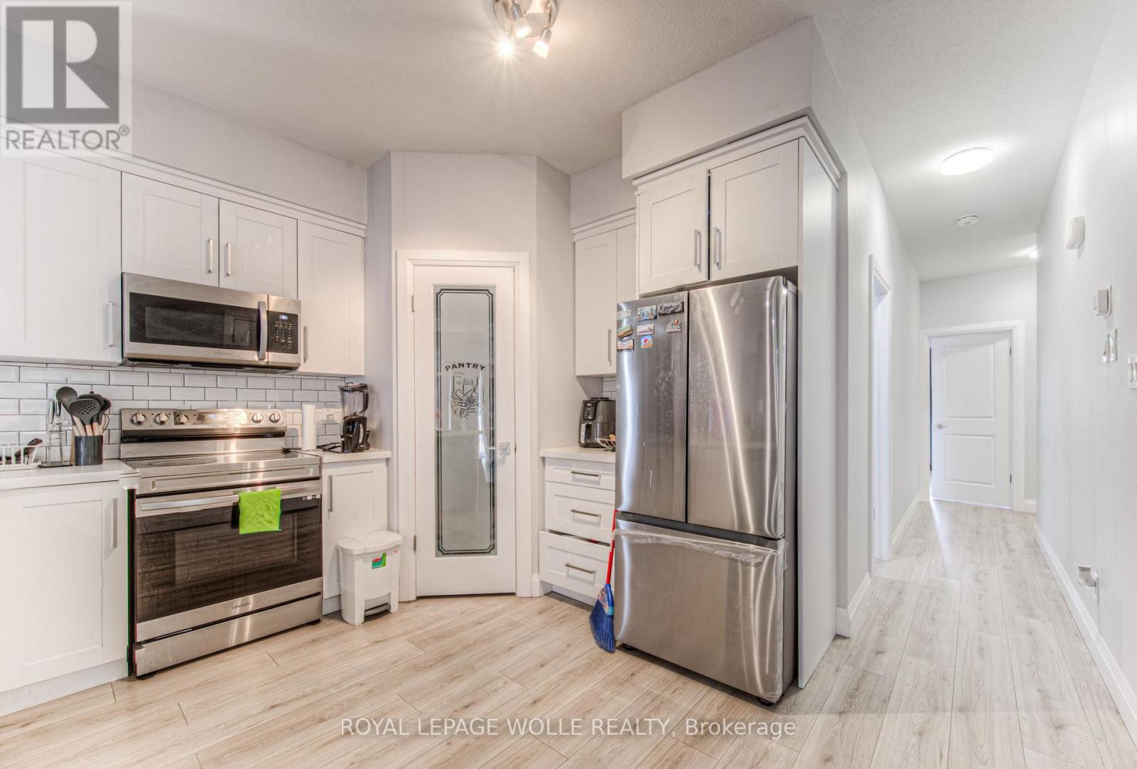 












204 FIFTH AVENUE

,
Kitchener,




Ontario
N2C1P7

