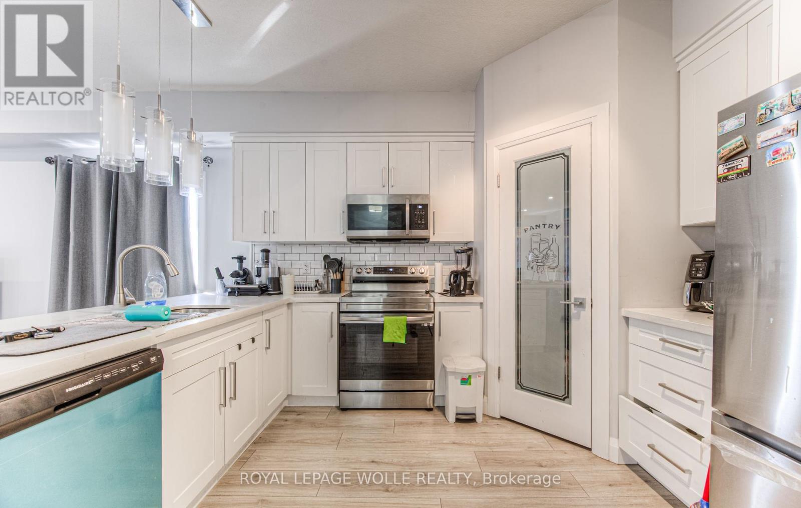 












204 FIFTH AVENUE

,
Kitchener,




Ontario
N2C1P7

