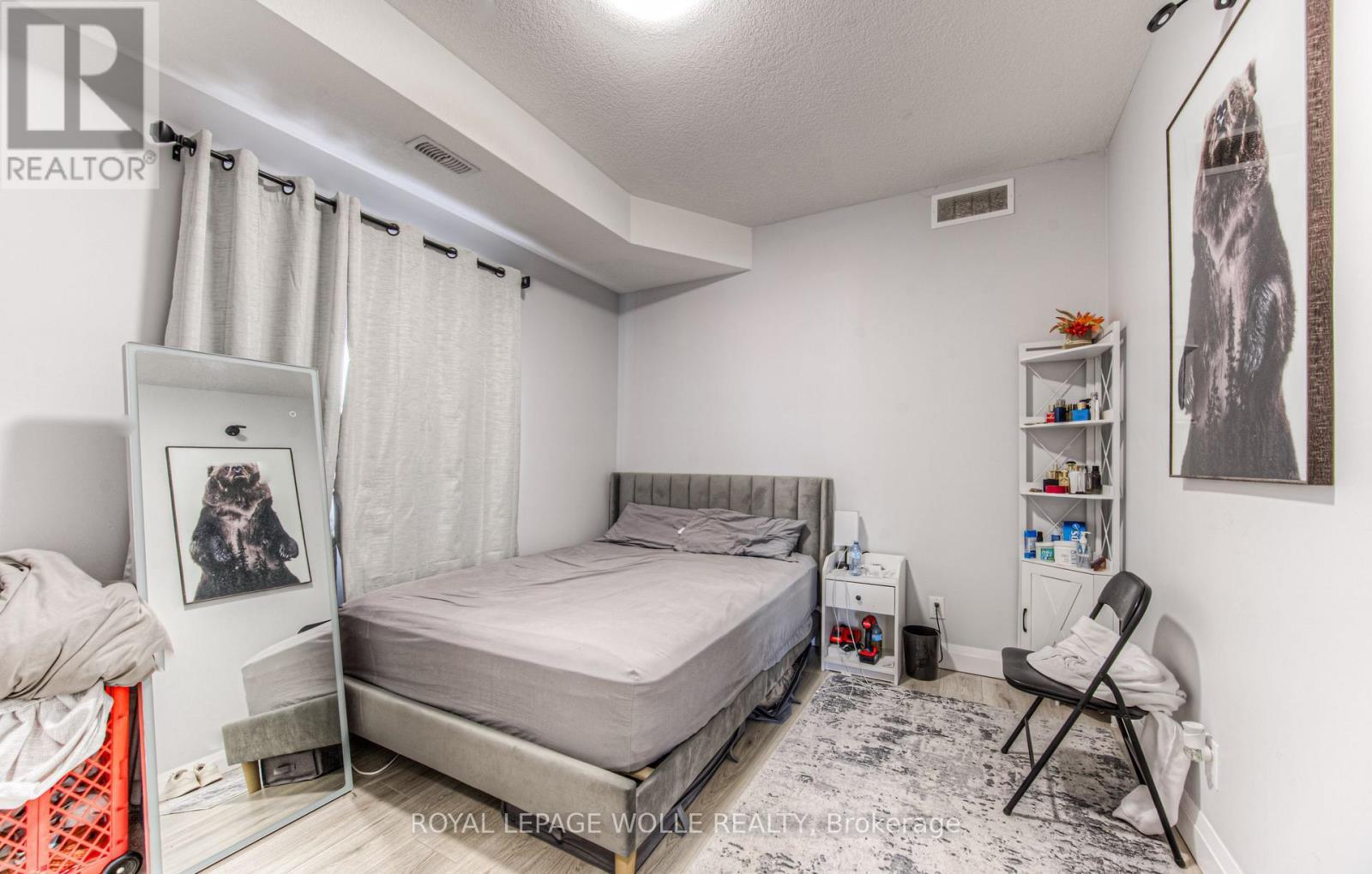 












204 FIFTH AVENUE

,
Kitchener,




Ontario
N2C1P7

