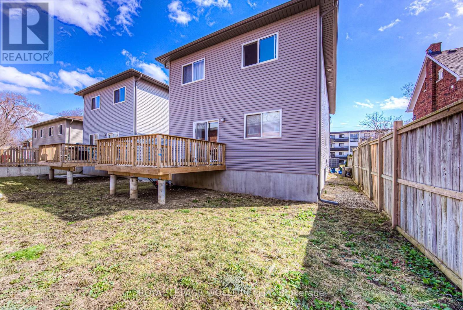 












204 FIFTH AVENUE

,
Kitchener,




Ontario
N2C1P7

