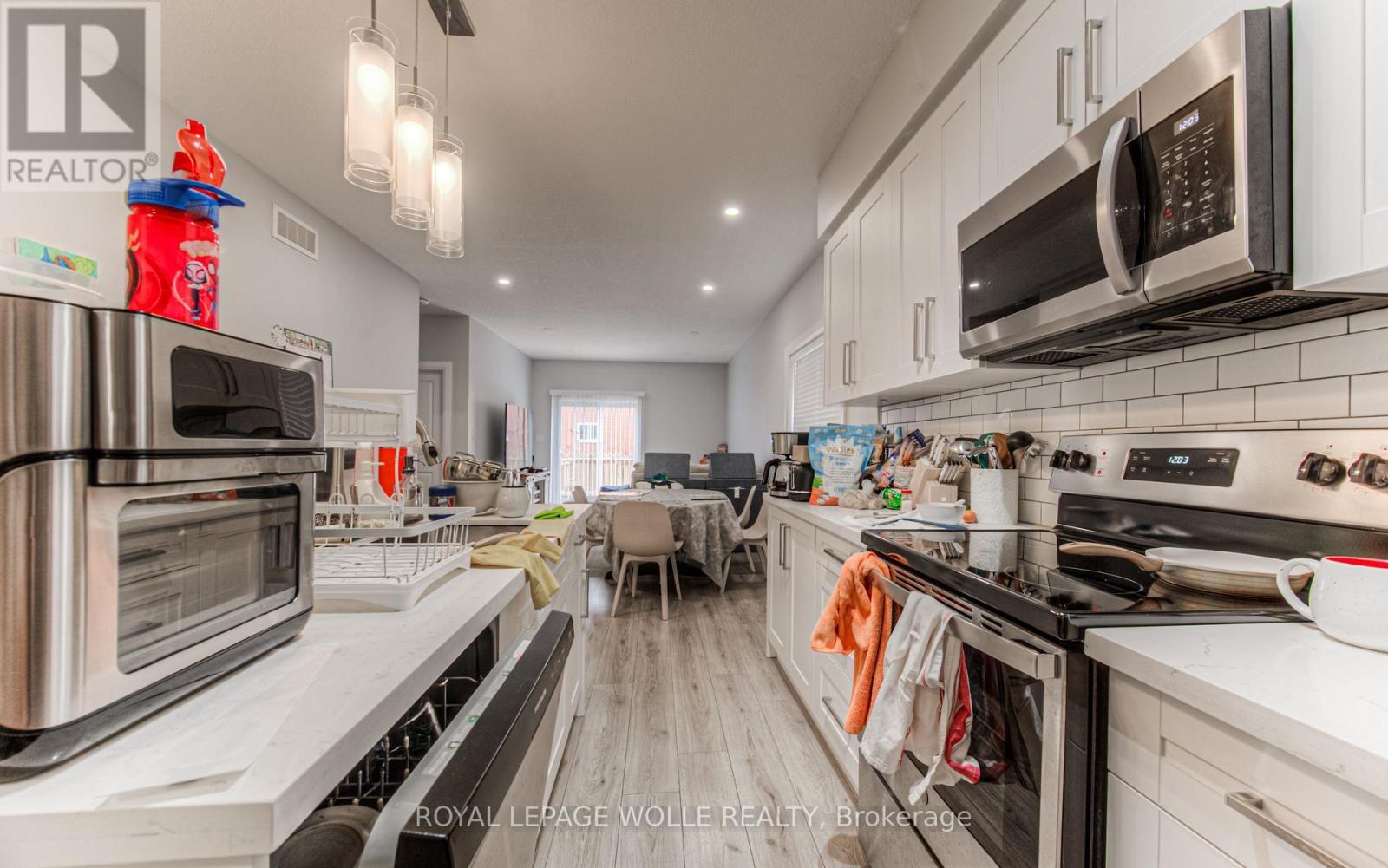 












204 FIFTH AVENUE

,
Kitchener,




Ontario
N2C1P7

