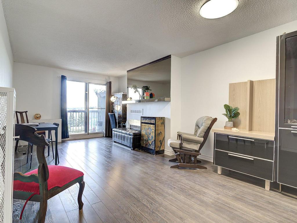 









1550


Av. Panama

, 620,
Brossard,




QC
J4W2W3

