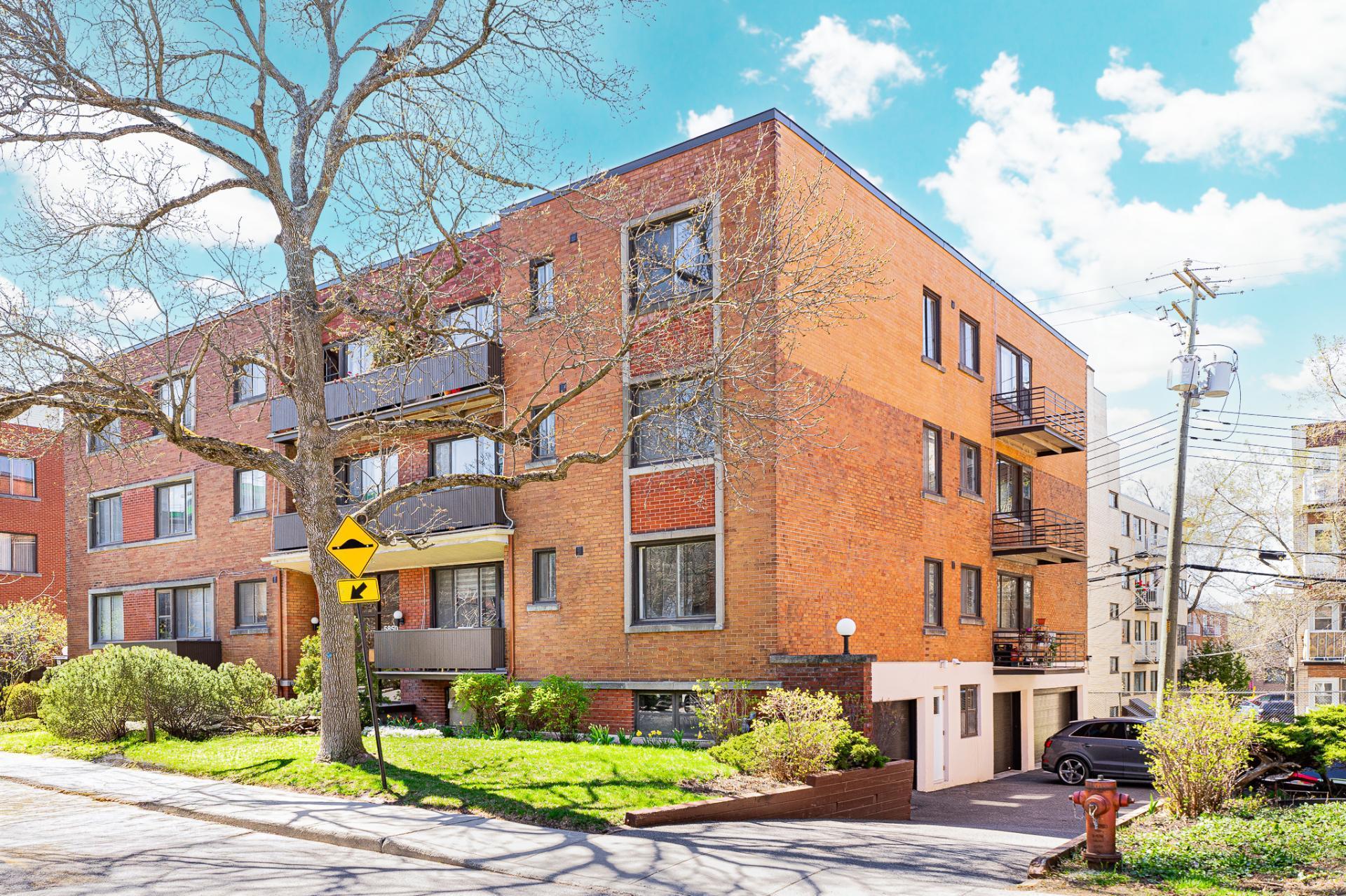 









5850


Place Decelles

, 14,
Montréal (Côte-des-Neiges/Notre-Dame-de-Grâce),




QC
H3S1X5

