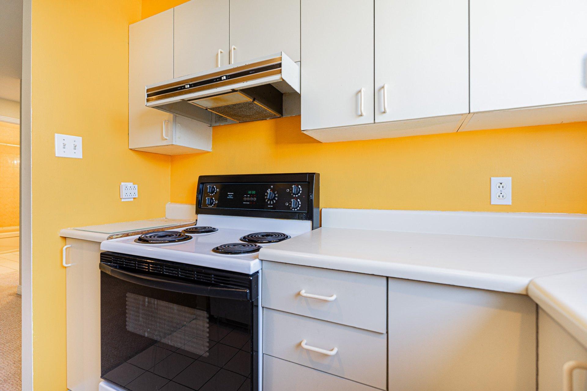 









5850


Place Decelles

, 14,
Montréal (Côte-des-Neiges/Notre-Dame-de-Grâce),




QC
H3S1X5


