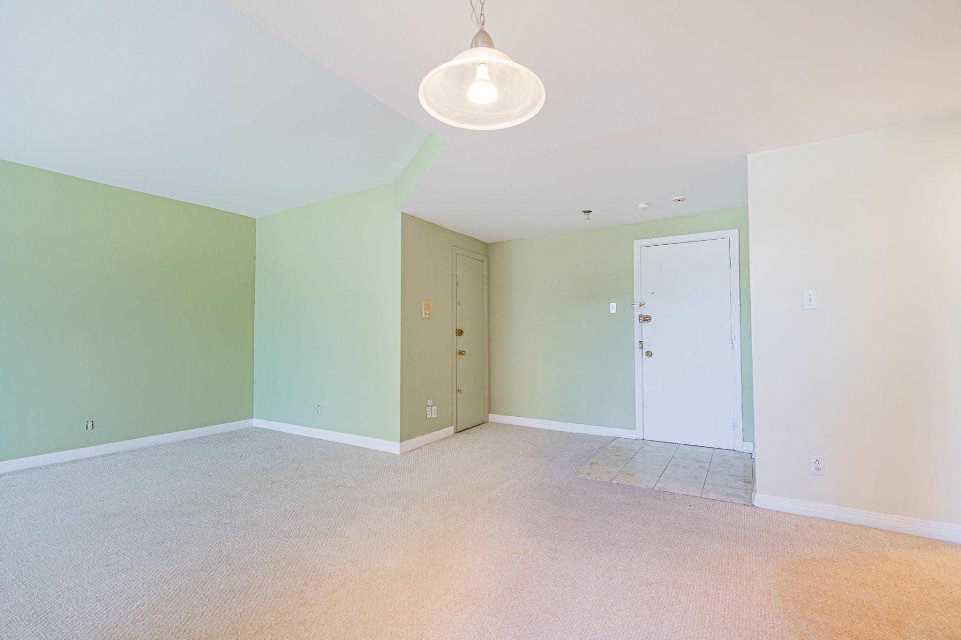 









5850


Place Decelles

, 14,
Montréal (Côte-des-Neiges/Notre-Dame-de-Grâce),




QC
H3S1X5

