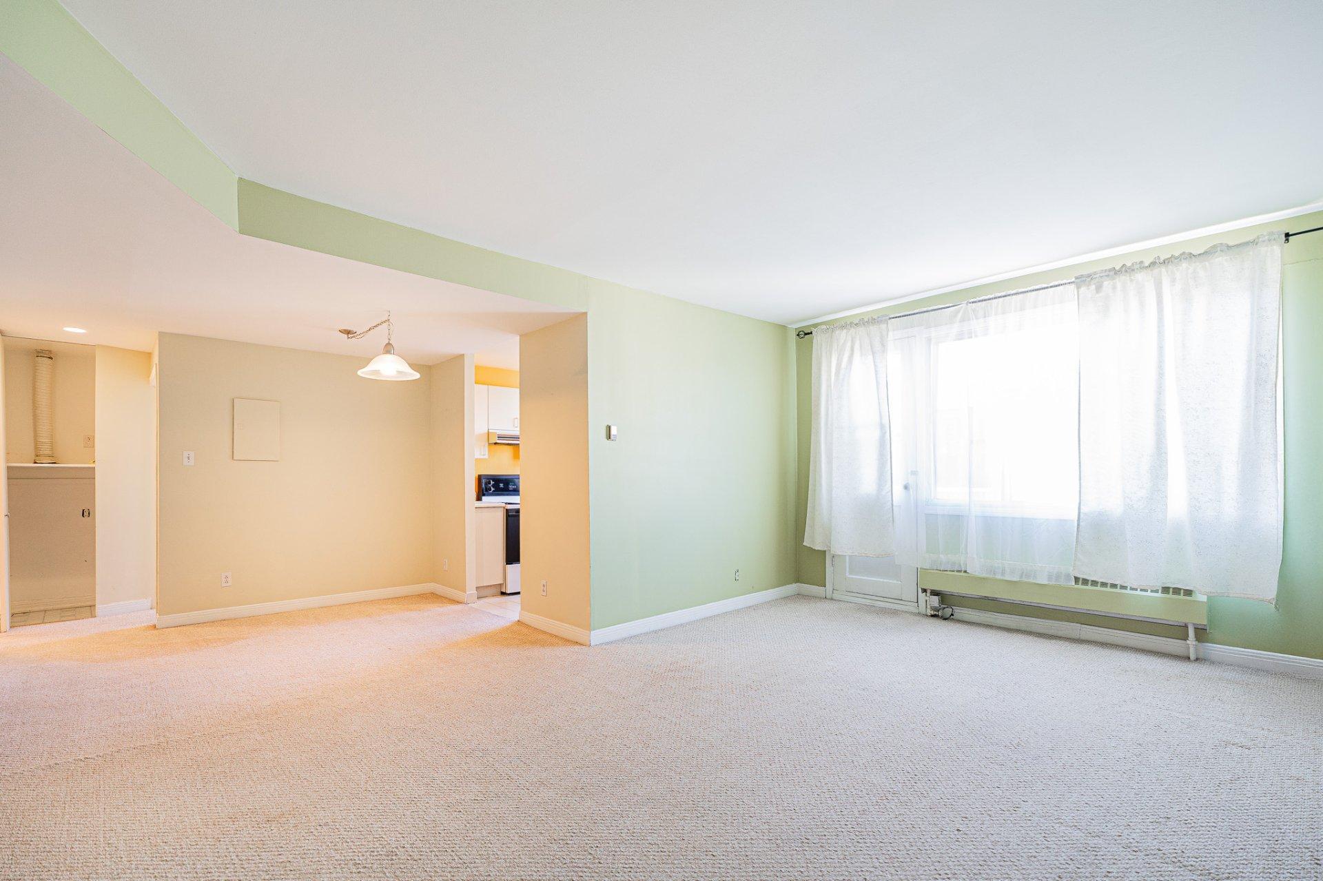 









5850


Place Decelles

, 14,
Montréal (Côte-des-Neiges/Notre-Dame-de-Grâce),




QC
H3S1X5

