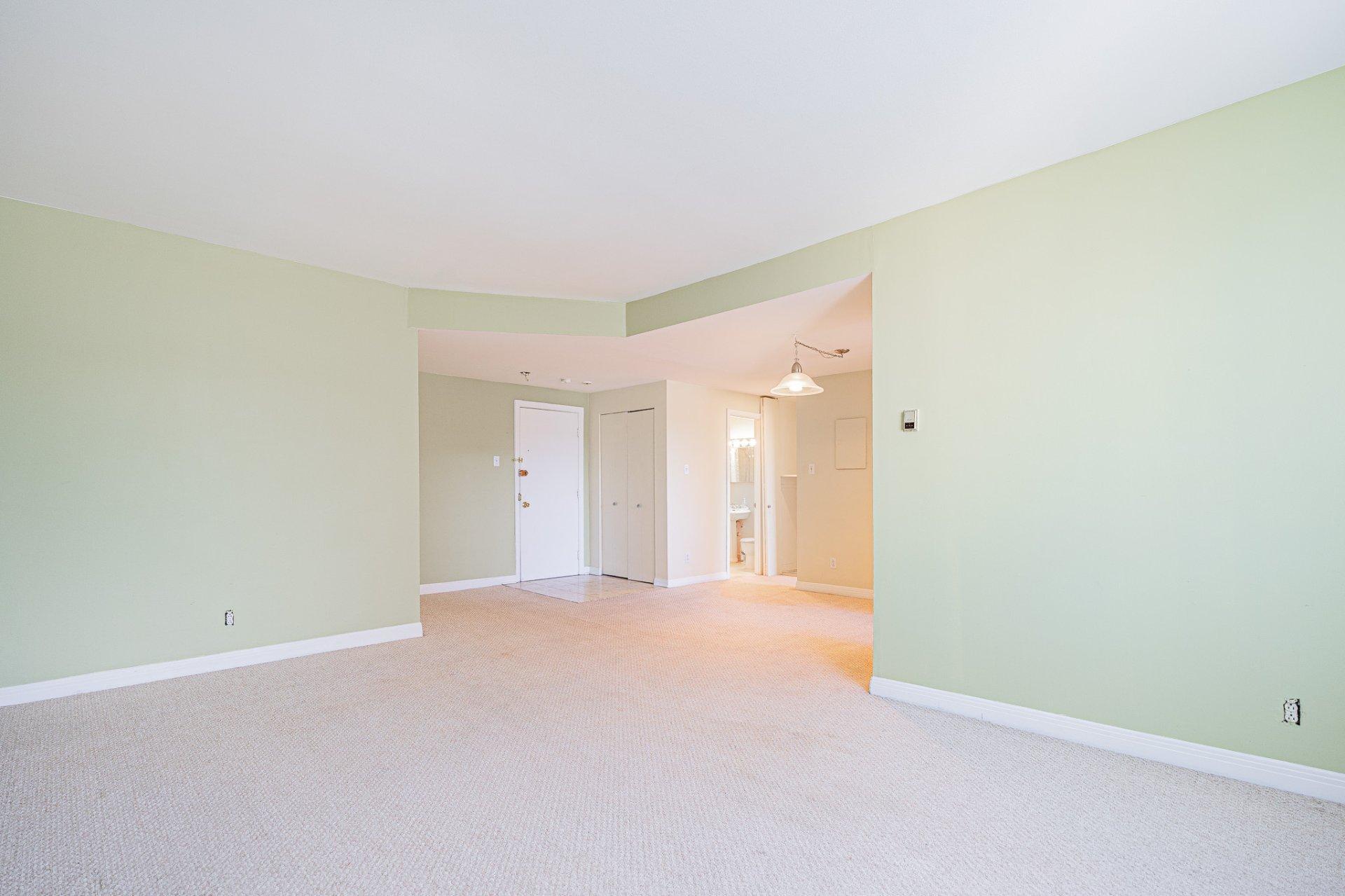 









5850


Place Decelles

, 14,
Montréal (Côte-des-Neiges/Notre-Dame-de-Grâce),




QC
H3S1X5

