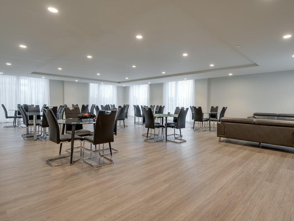 









36


Ch. du Bord-du-Lac-Lakeshore

, 103,
Pointe-Claire,




QC
H9S0B3


