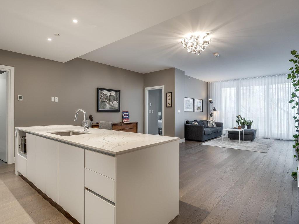 









36


Ch. du Bord-du-Lac-Lakeshore

, 103,
Pointe-Claire,




QC
H9S0B3

