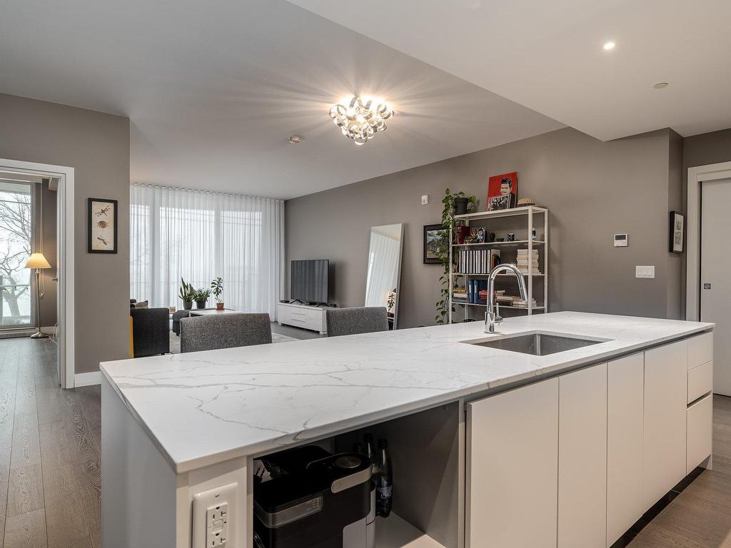 









36


Ch. du Bord-du-Lac-Lakeshore

, 103,
Pointe-Claire,




QC
H9S0B3


