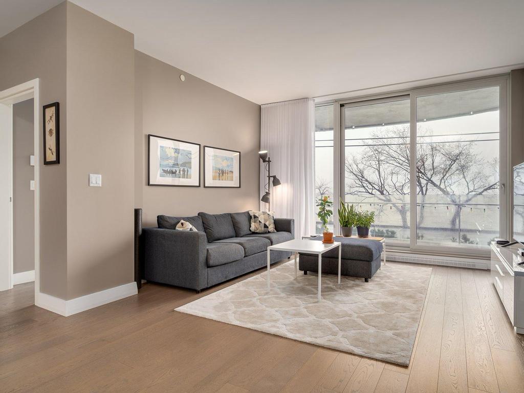 









36


Ch. du Bord-du-Lac-Lakeshore

, 103,
Pointe-Claire,




QC
H9S0B3


