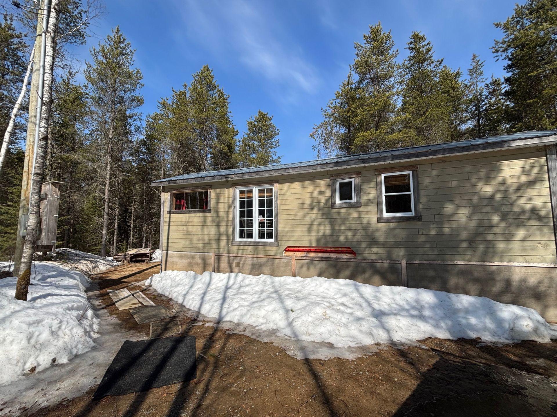 









80


Ch. Desroches

,
Saint-Zénon,




QC
J0K3N0

