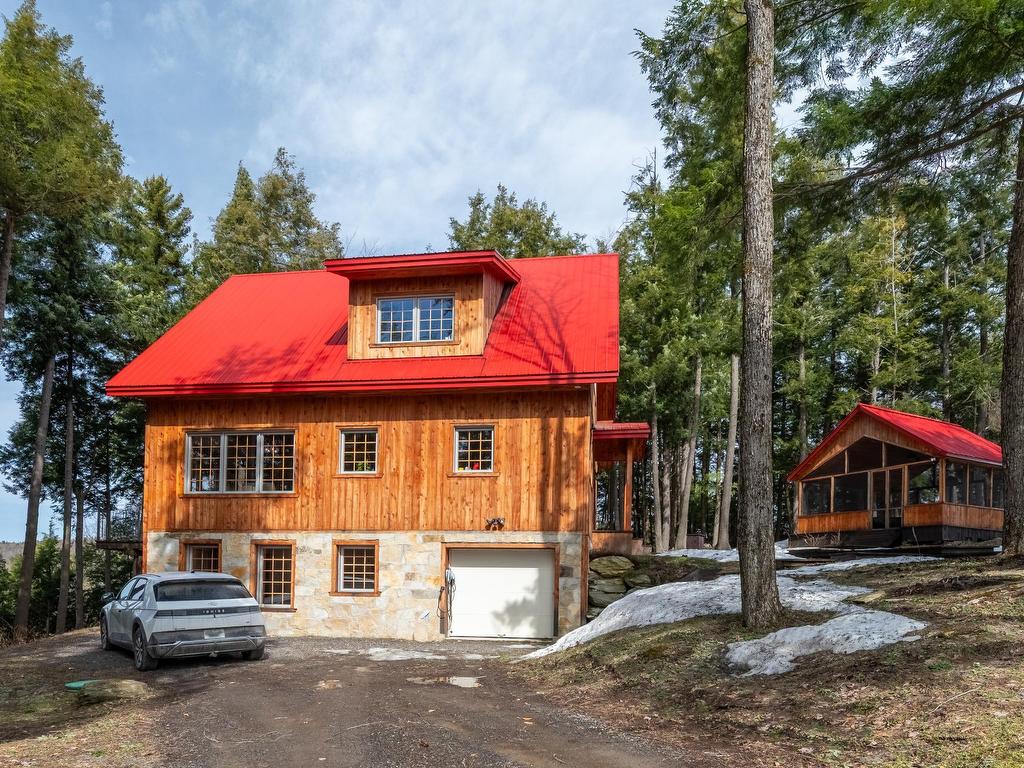 









11


Rue de la Salamandre

,
Saint-Étienne-de-Bolton,




QC
J0E1G0

