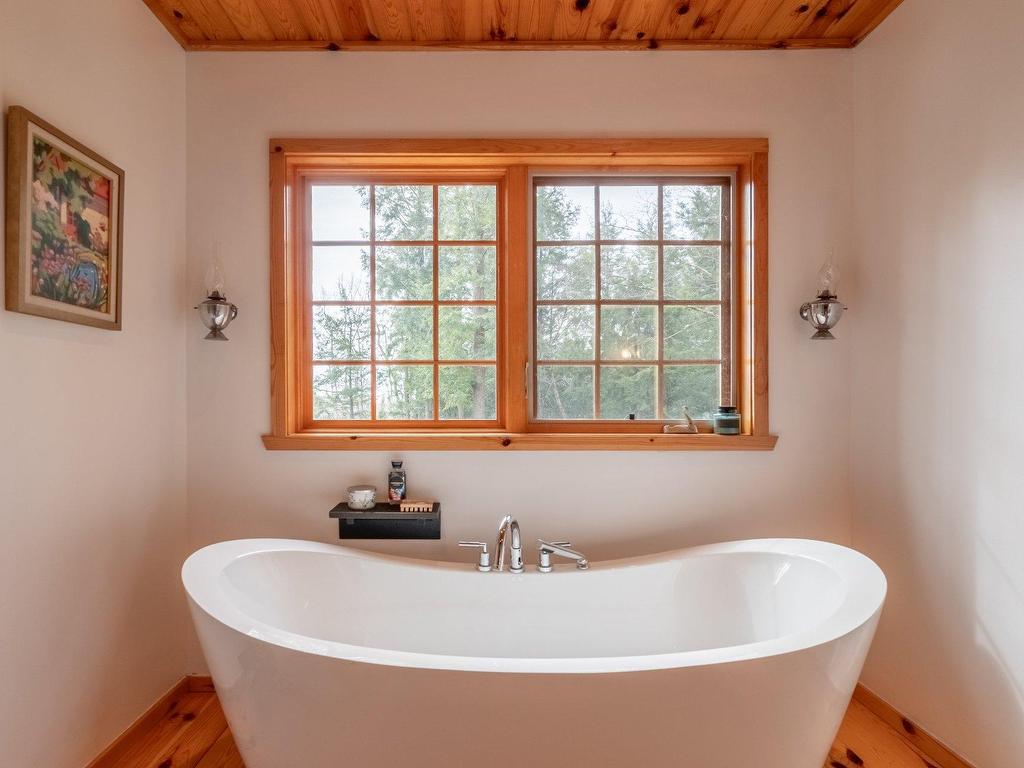 









11


Rue de la Salamandre

,
Saint-Étienne-de-Bolton,




QC
J0E1G0

