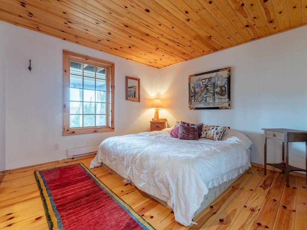 









11


Rue de la Salamandre

,
Saint-Étienne-de-Bolton,




QC
J0E1G0

