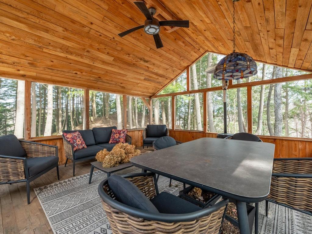 









11


Rue de la Salamandre

,
Saint-Étienne-de-Bolton,




QC
J0E1G0

