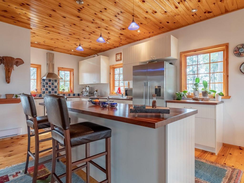 









11


Rue de la Salamandre

,
Saint-Étienne-de-Bolton,




QC
J0E1G0

