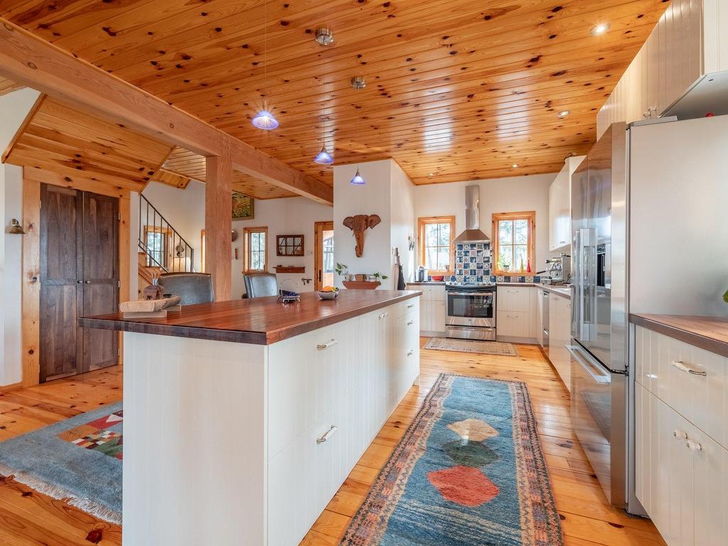 









11


Rue de la Salamandre

,
Saint-Étienne-de-Bolton,




QC
J0E1G0

