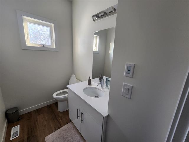 









844


Carter

AVE,
Winnipeg,




MB
R3M 2E1

