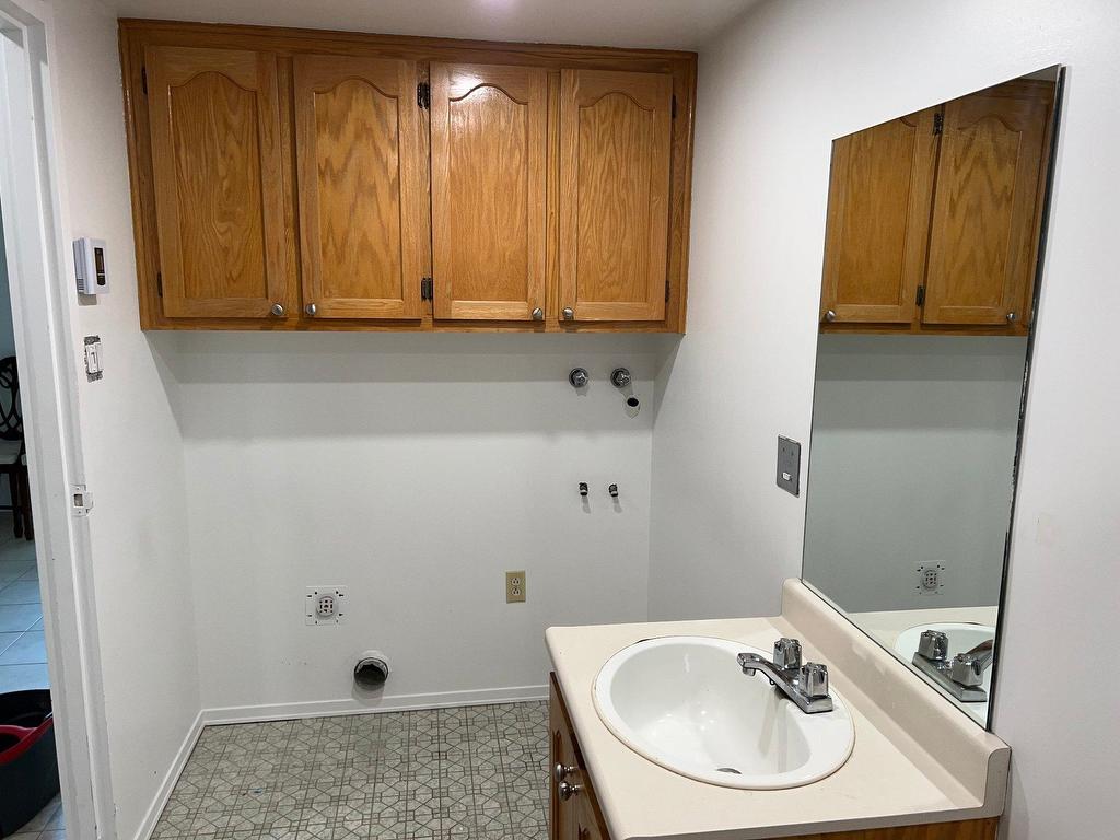 









775


Mtée Montrougeau

, 5,
Laval (Fabreville),




QC
H7P3M1

