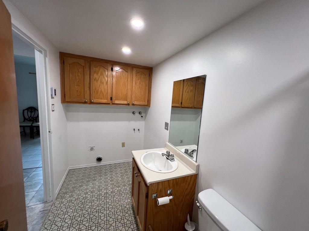









775


Mtée Montrougeau

, 5,
Laval (Fabreville),




QC
H7P3M1

