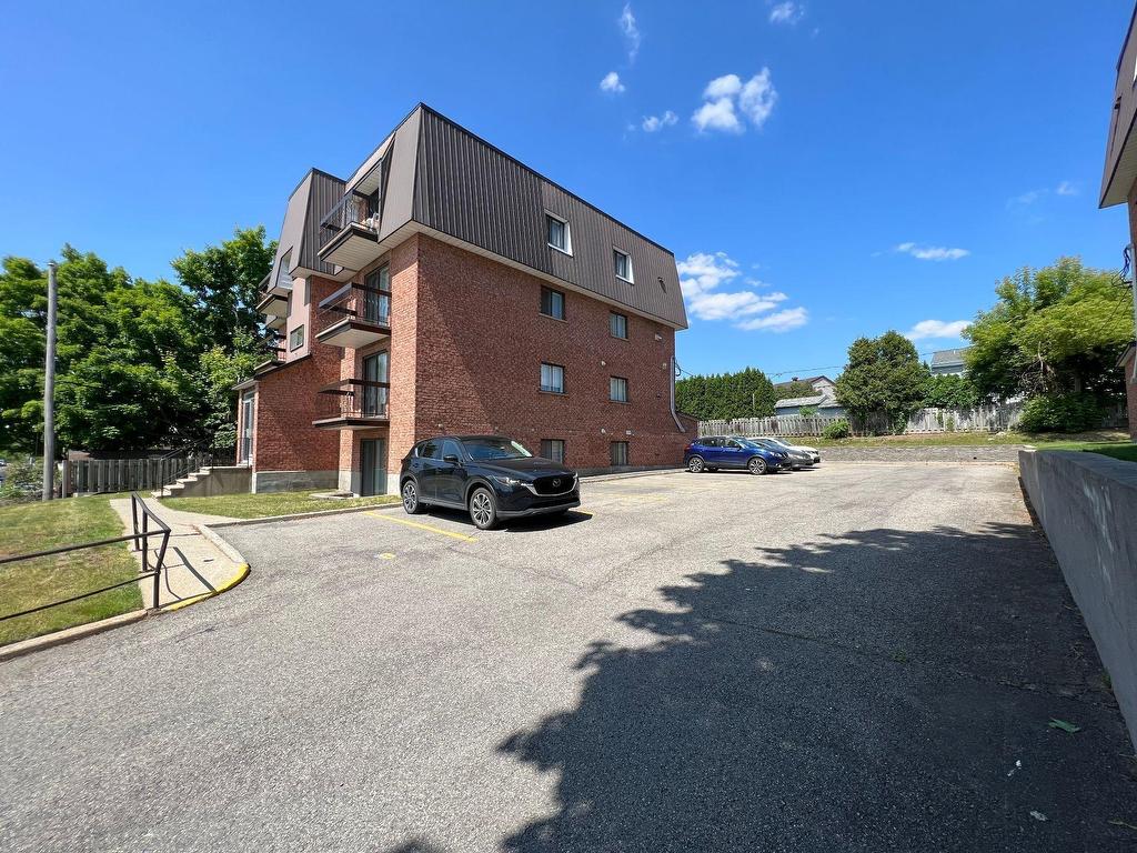 









775


Mtée Montrougeau

, 5,
Laval (Fabreville),




QC
H7P3M1

