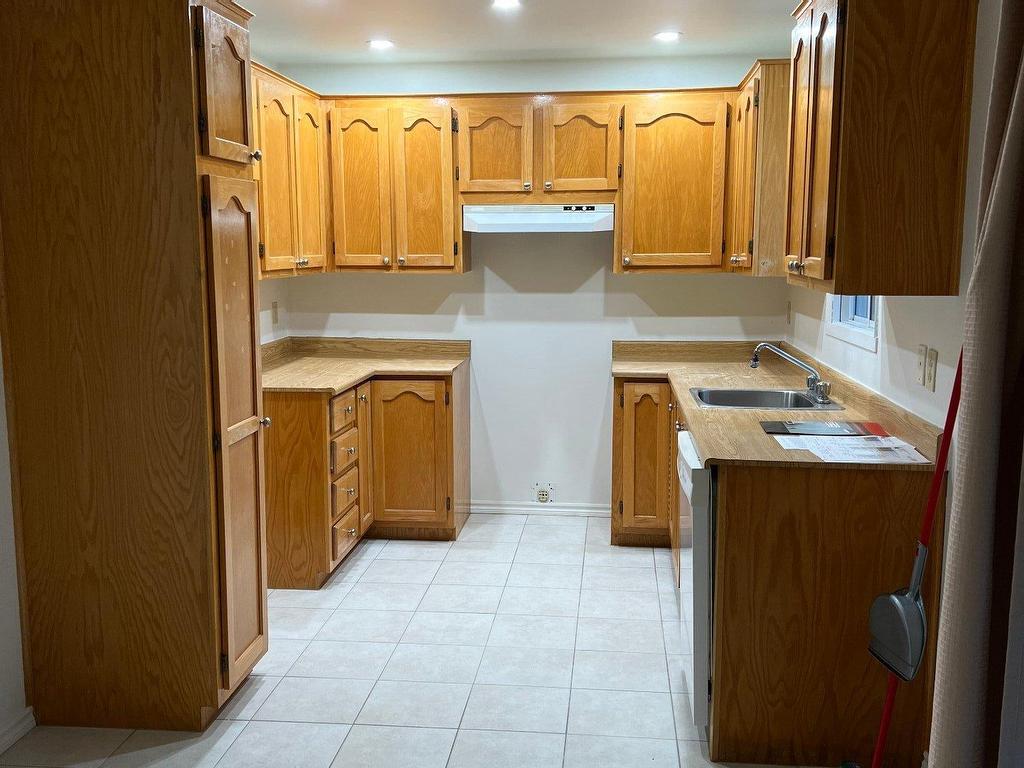 









775


Mtée Montrougeau

, 5,
Laval (Fabreville),




QC
H7P3M1

