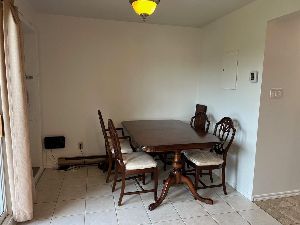 









775


Mtée Montrougeau

, 5,
Laval (Fabreville),




QC
H7P3M1

