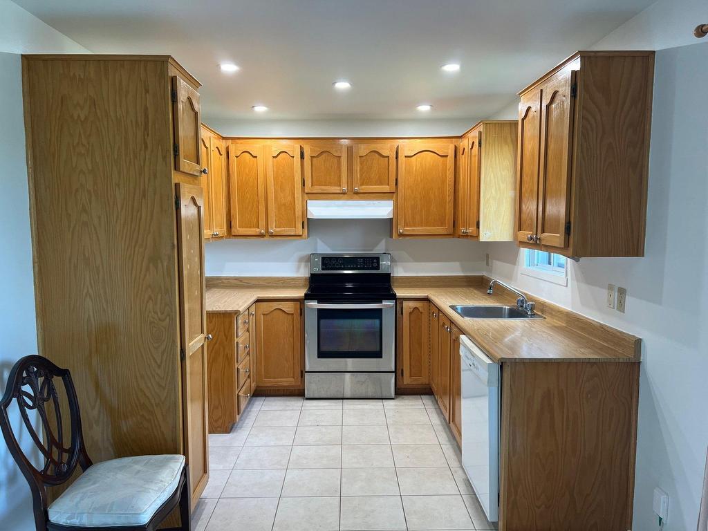 









775


Mtée Montrougeau

, 5,
Laval (Fabreville),




QC
H7P3M1

