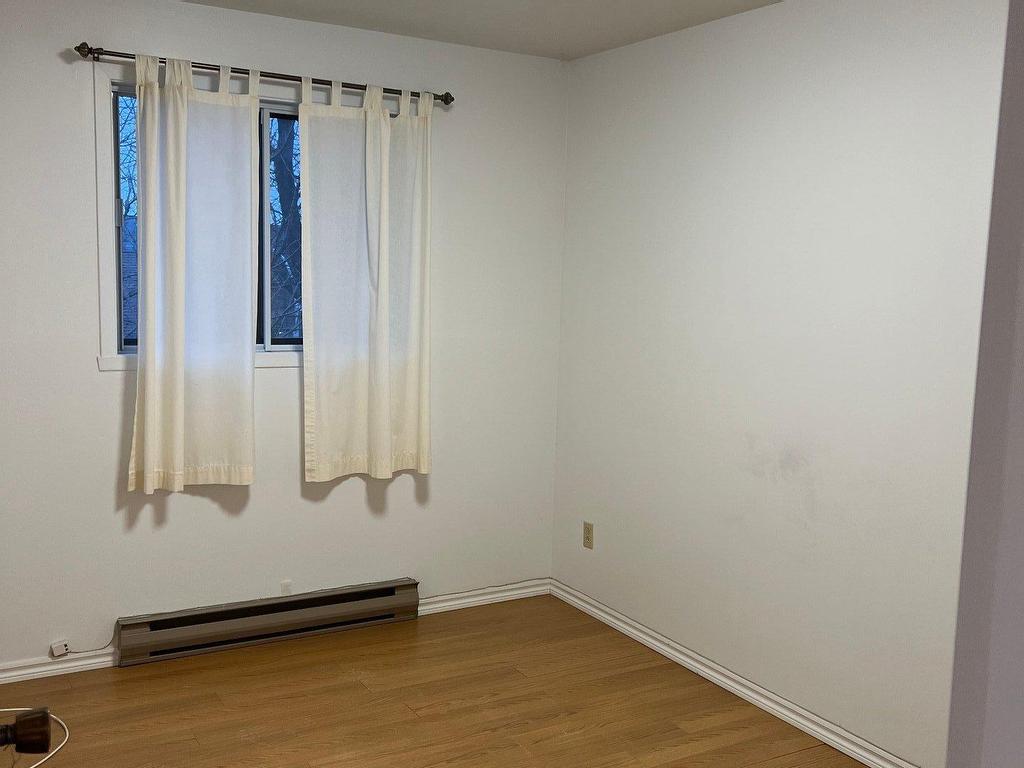









775


Mtée Montrougeau

, 5,
Laval (Fabreville),




QC
H7P3M1

