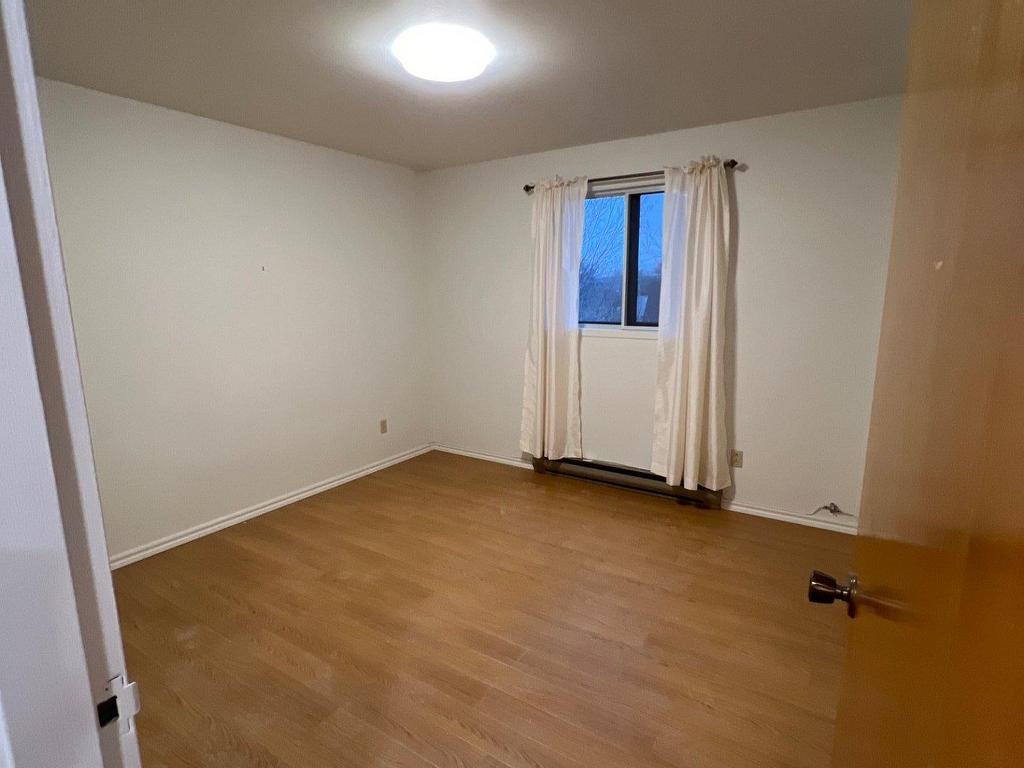 









775


Mtée Montrougeau

, 5,
Laval (Fabreville),




QC
H7P3M1

