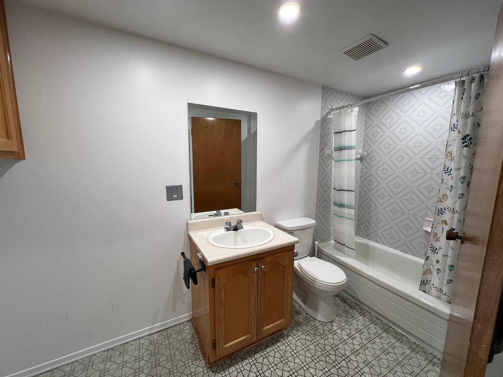 









775


Mtée Montrougeau

, 5,
Laval (Fabreville),




QC
H7P3M1

