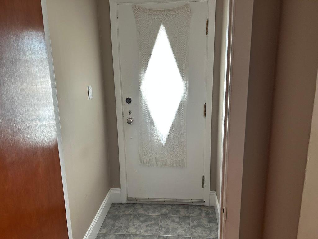 









848


Av. De Quen

,
Sept-Îles,




QC
G4R2S2

