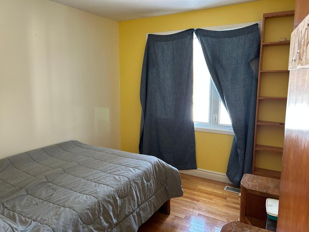 









848


Av. De Quen

,
Sept-Îles,




QC
G4R2S2

