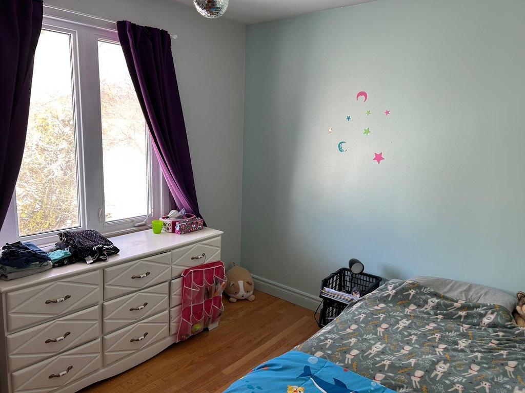 









848


Av. De Quen

,
Sept-Îles,




QC
G4R2S2

