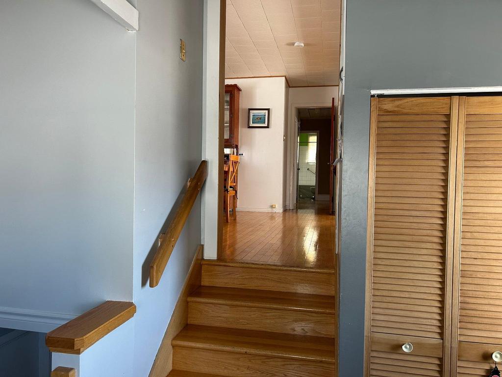 









848


Av. De Quen

,
Sept-Îles,




QC
G4R2S2

