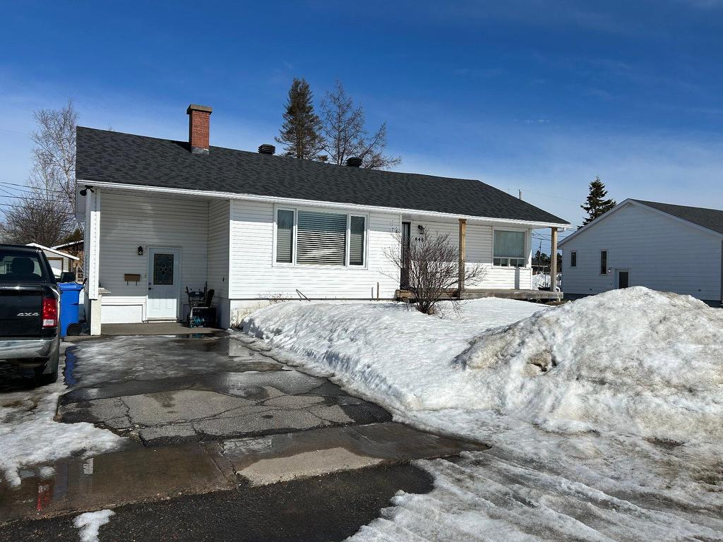 









848


Av. De Quen

,
Sept-Îles,




QC
G4R2S2

