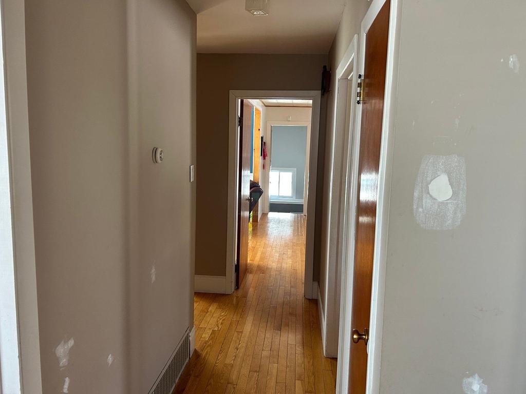 









848


Av. De Quen

,
Sept-Îles,




QC
G4R2S2

