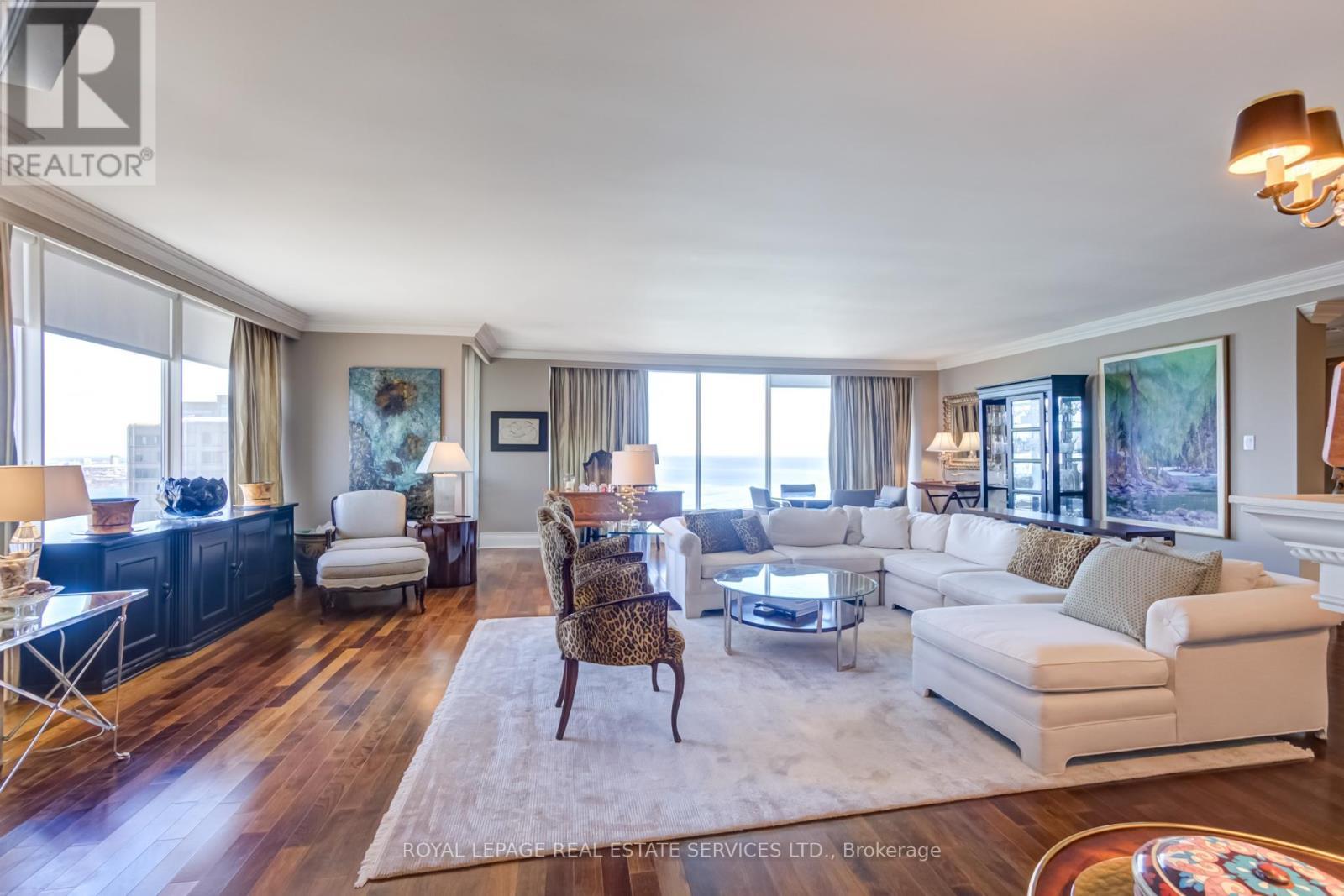 












4404 - 2045 LAKE SHORE BOULEVARD W

,
Toronto,




Ontario
M8V2Z6

