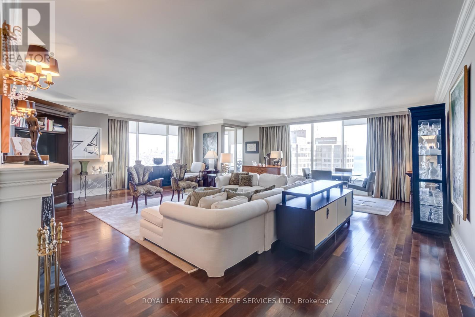 












4404 - 2045 LAKE SHORE BOULEVARD W

,
Toronto,




Ontario
M8V2Z6

