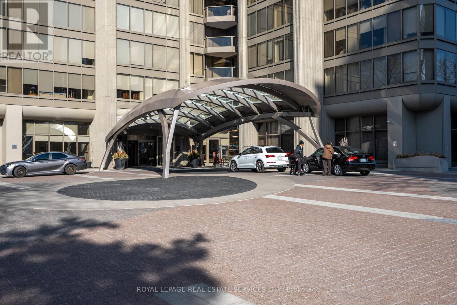 












4404 - 2045 LAKE SHORE BOULEVARD W

,
Toronto,




Ontario
M8V2Z6

