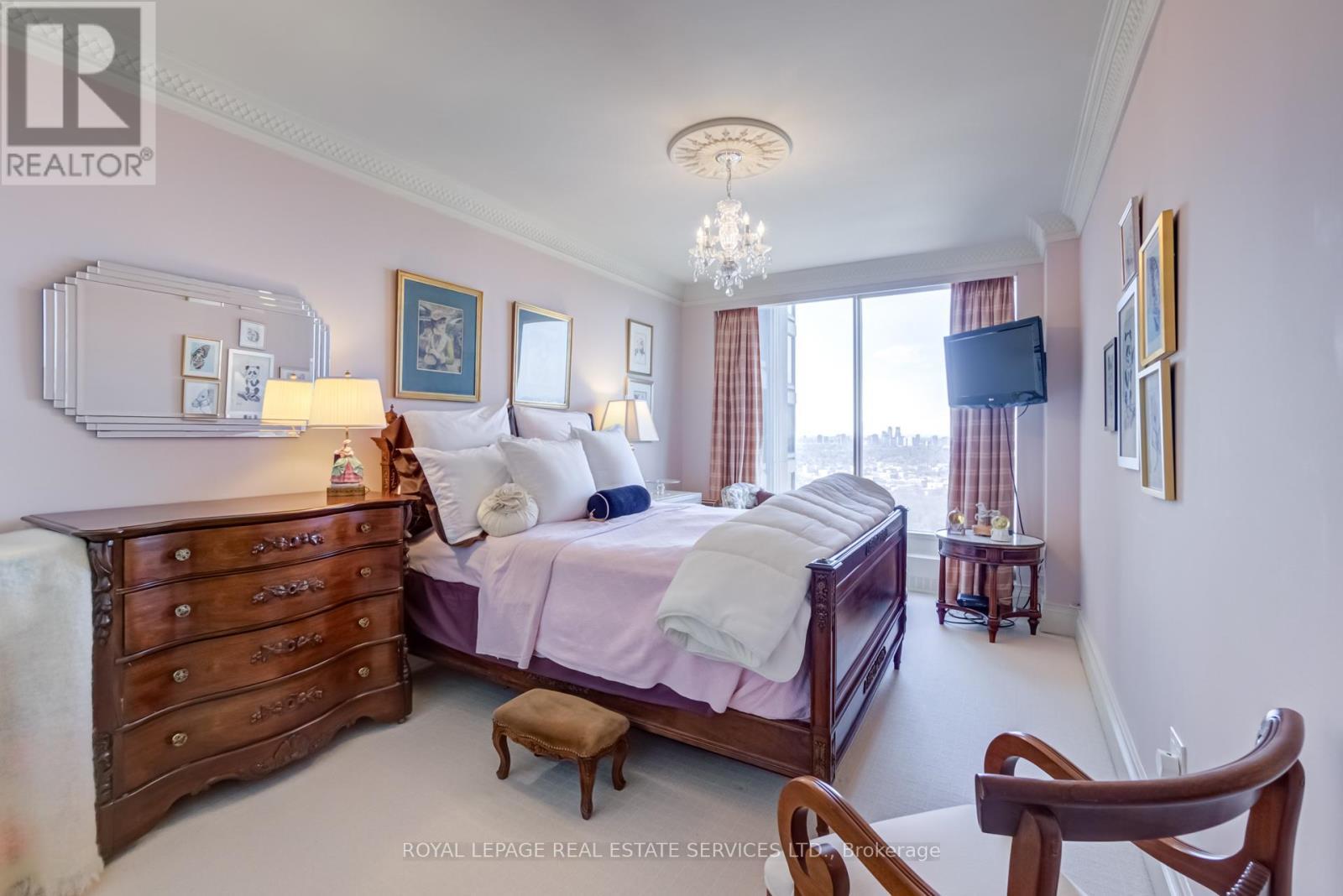 












4404 - 2045 LAKE SHORE BOULEVARD W

,
Toronto,




Ontario
M8V2Z6

