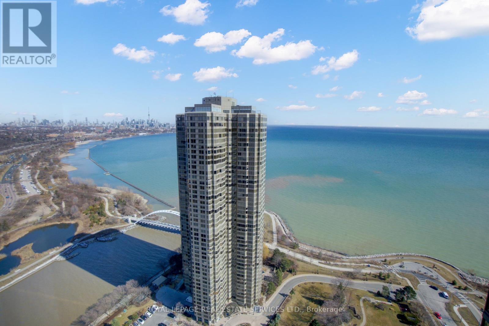 












4404 - 2045 LAKE SHORE BOULEVARD W

,
Toronto,




Ontario
M8V2Z6

