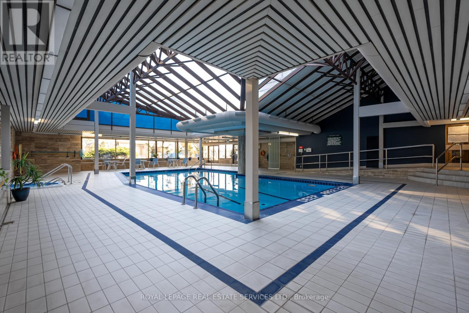 












4404 - 2045 LAKE SHORE BOULEVARD W

,
Toronto,




Ontario
M8V2Z6

