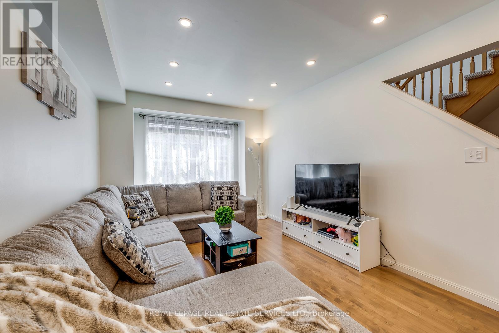 












161 - 5980 WHITEHORN AVENUE

,
Mississauga,




Ontario
L5V2Y3

