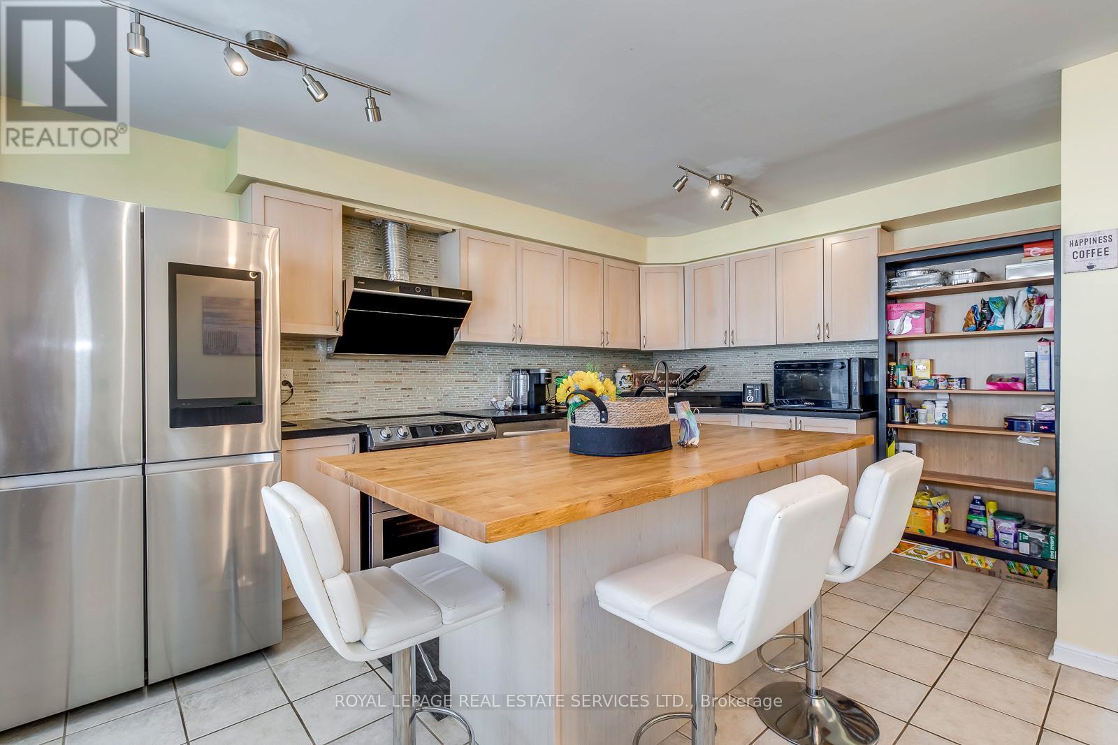 












161 - 5980 WHITEHORN AVENUE

,
Mississauga,




Ontario
L5V2Y3


