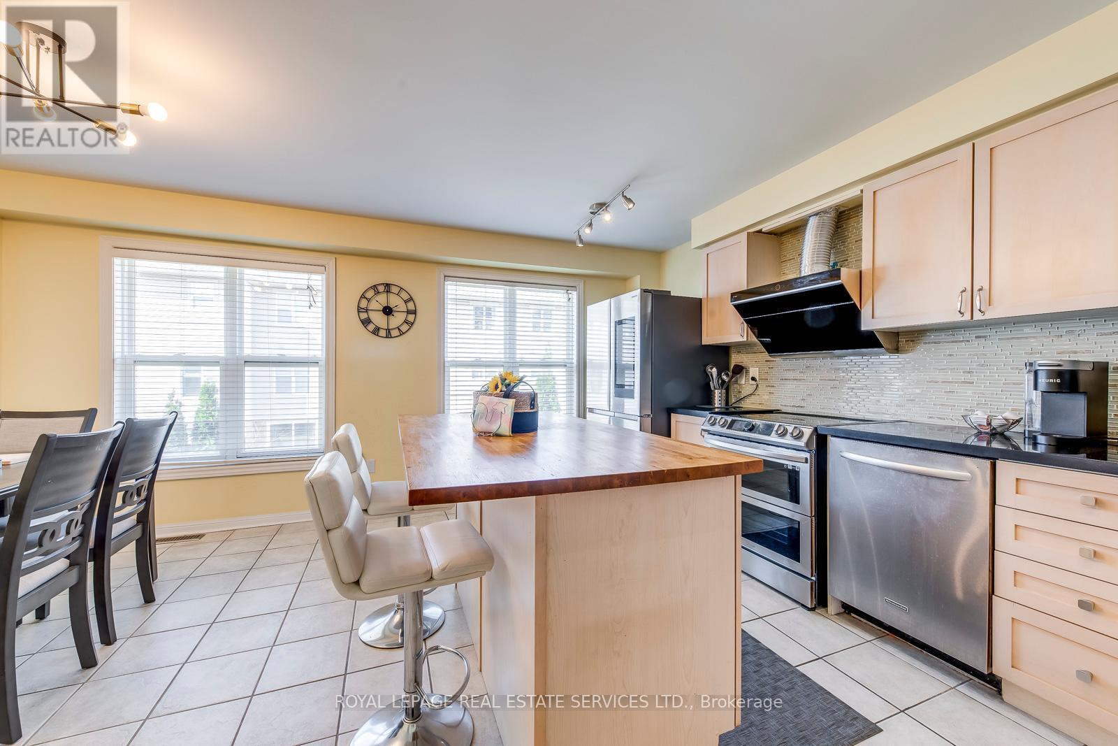 












161 - 5980 WHITEHORN AVENUE

,
Mississauga,




Ontario
L5V2Y3

