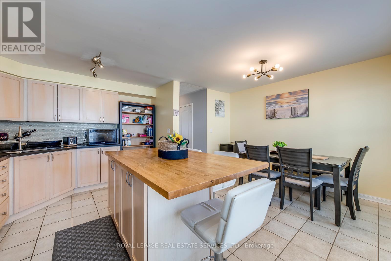 












161 - 5980 WHITEHORN AVENUE

,
Mississauga,




Ontario
L5V2Y3

